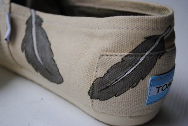 zapatillas de lona: grises estampado plumas