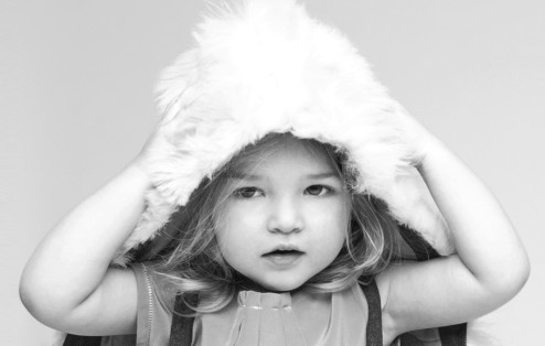 niña con gorrito blanco -colección otoño-invierno 2013  chalk marca americana en Chulakids
