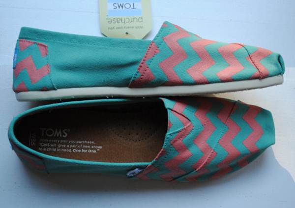 zapatillas de lona: estampado geométrico rosa y azul