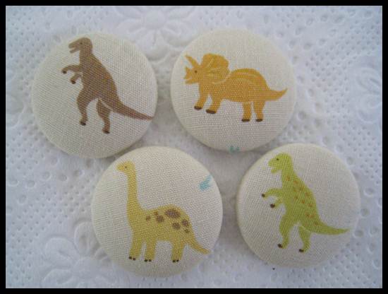 complementos infantiles: botones dinosaurios